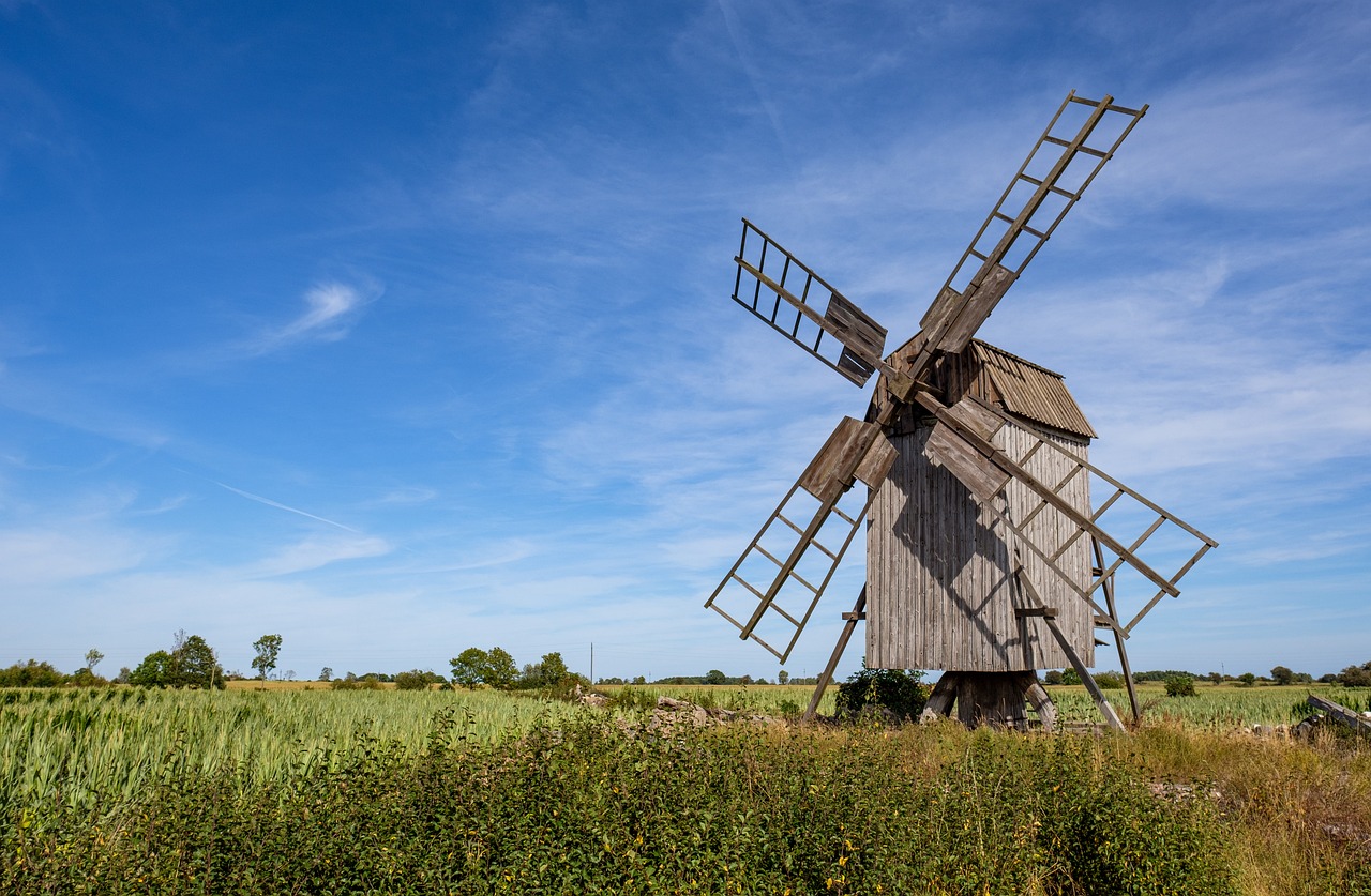 6 Famous Vintage Windmills Across The World