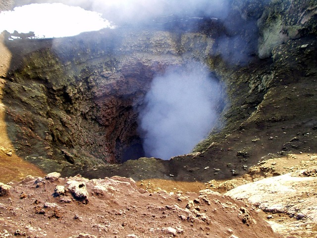 10 Fascinating Impact Craters