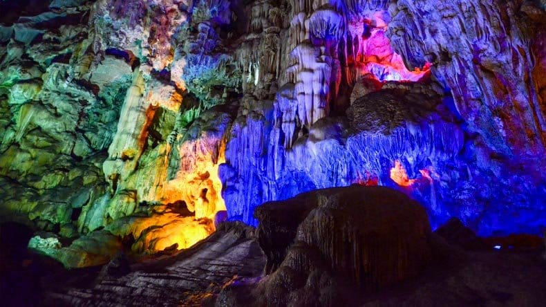 Dau Go Cave (Wooden Stakes Cave)