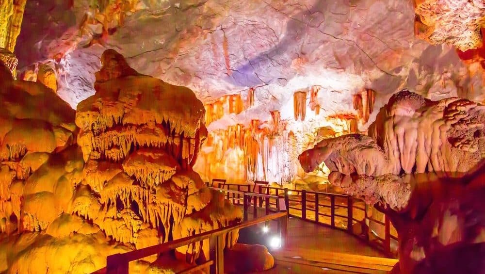 Hang Trong Cave (Drum Cave)