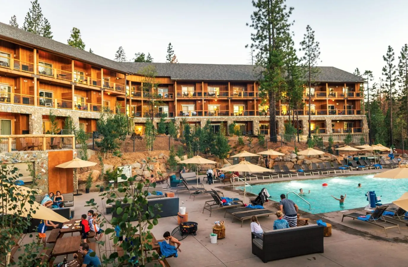 Rush Creek Lodge at Yosemite